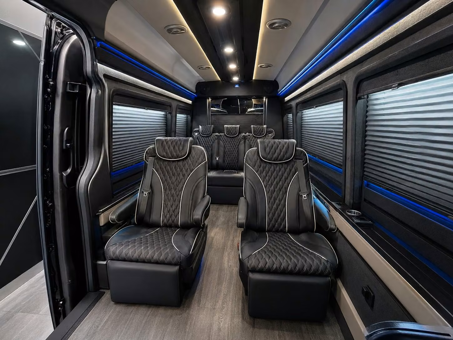 busrentalwestpalmbeach com makes it easy to book corporate airport shuttles in west palm beach