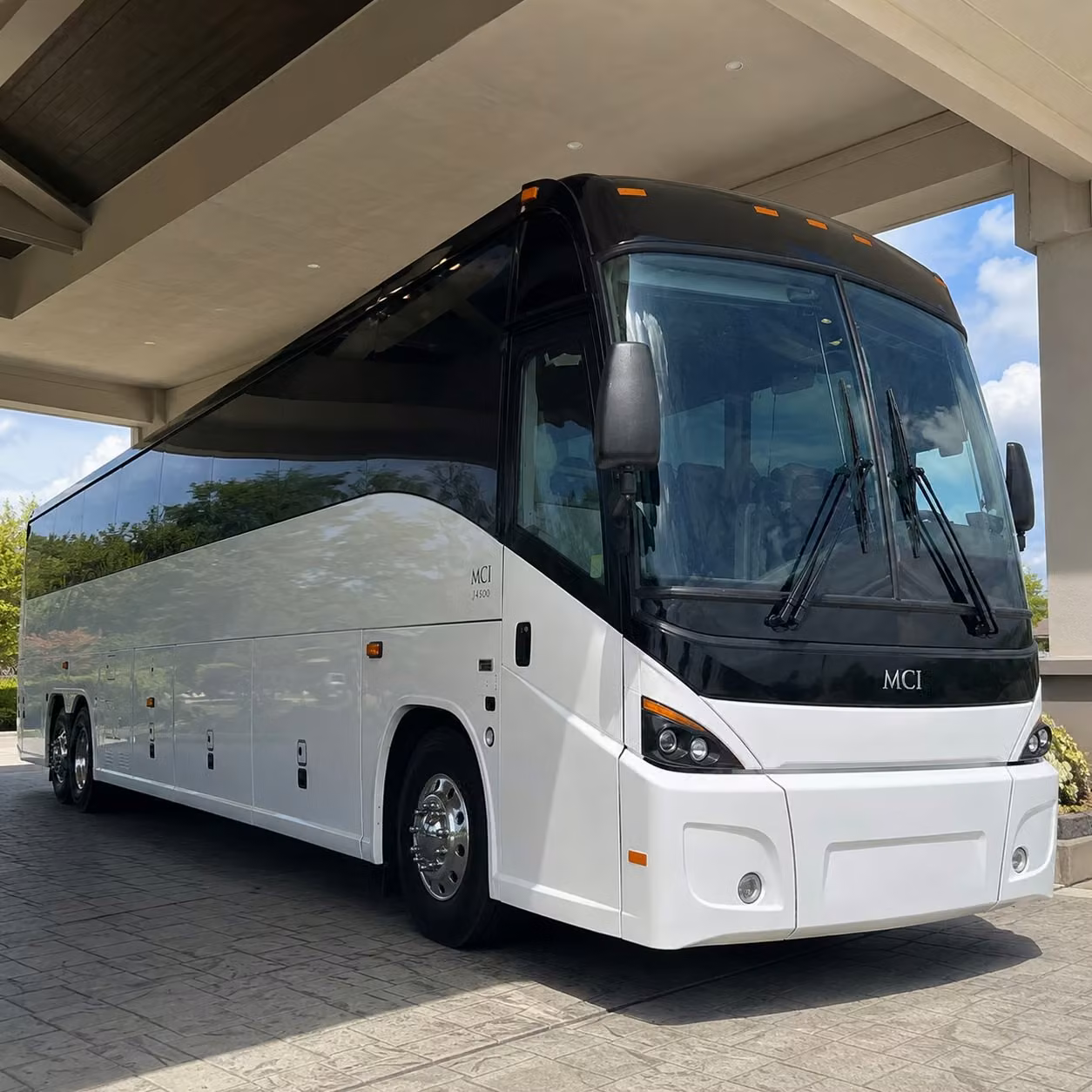 employee parking shuttles and remote lot transfers in palm beach county